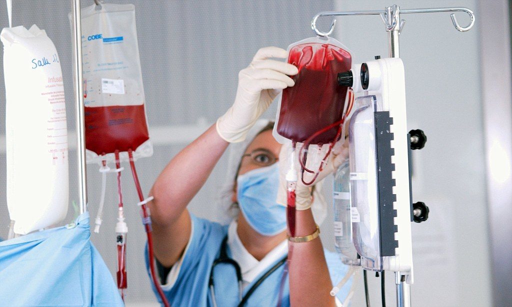 переливание донорской крови