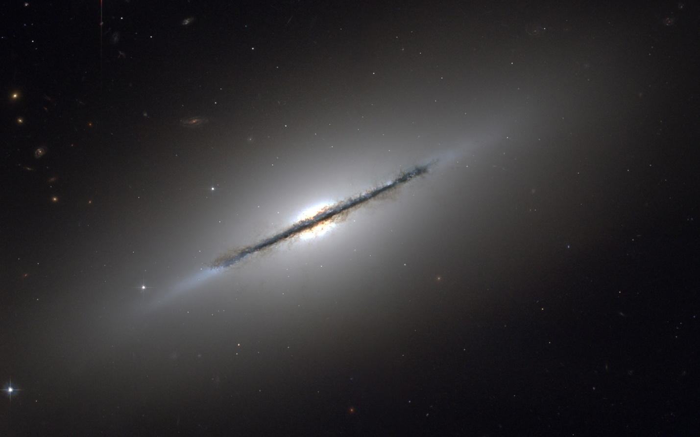 галактика веретено или ngc 5866
