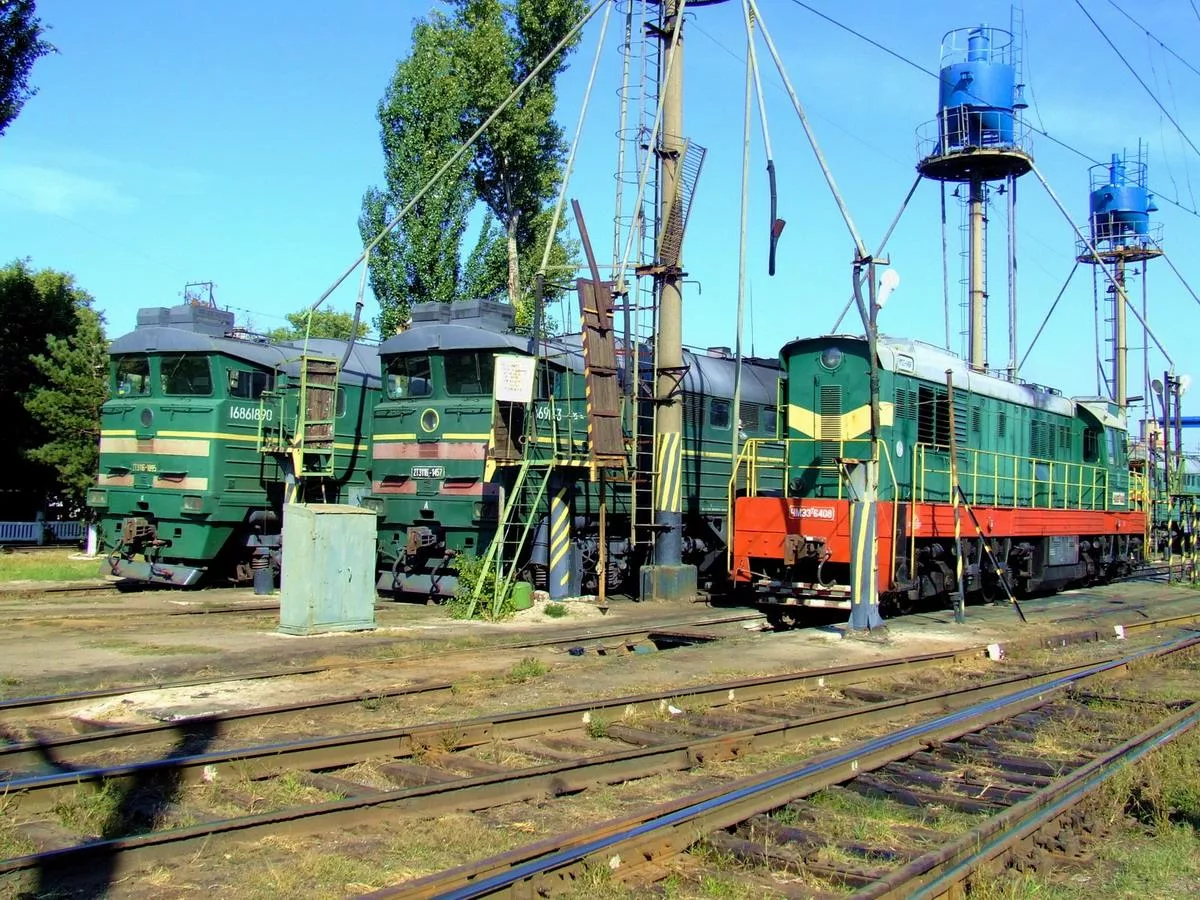 Экипировка локомотивов. Чмэ3 тепловоз Piko. Экипировка песком локомотивов на ПТОЛ. Тепловоз ДТ-116. Экипировка топливом тепловозов РЖД.