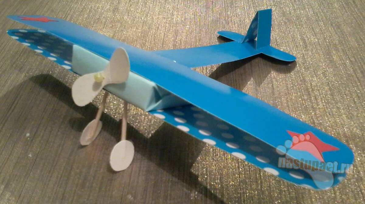 Объемный самолет из картона